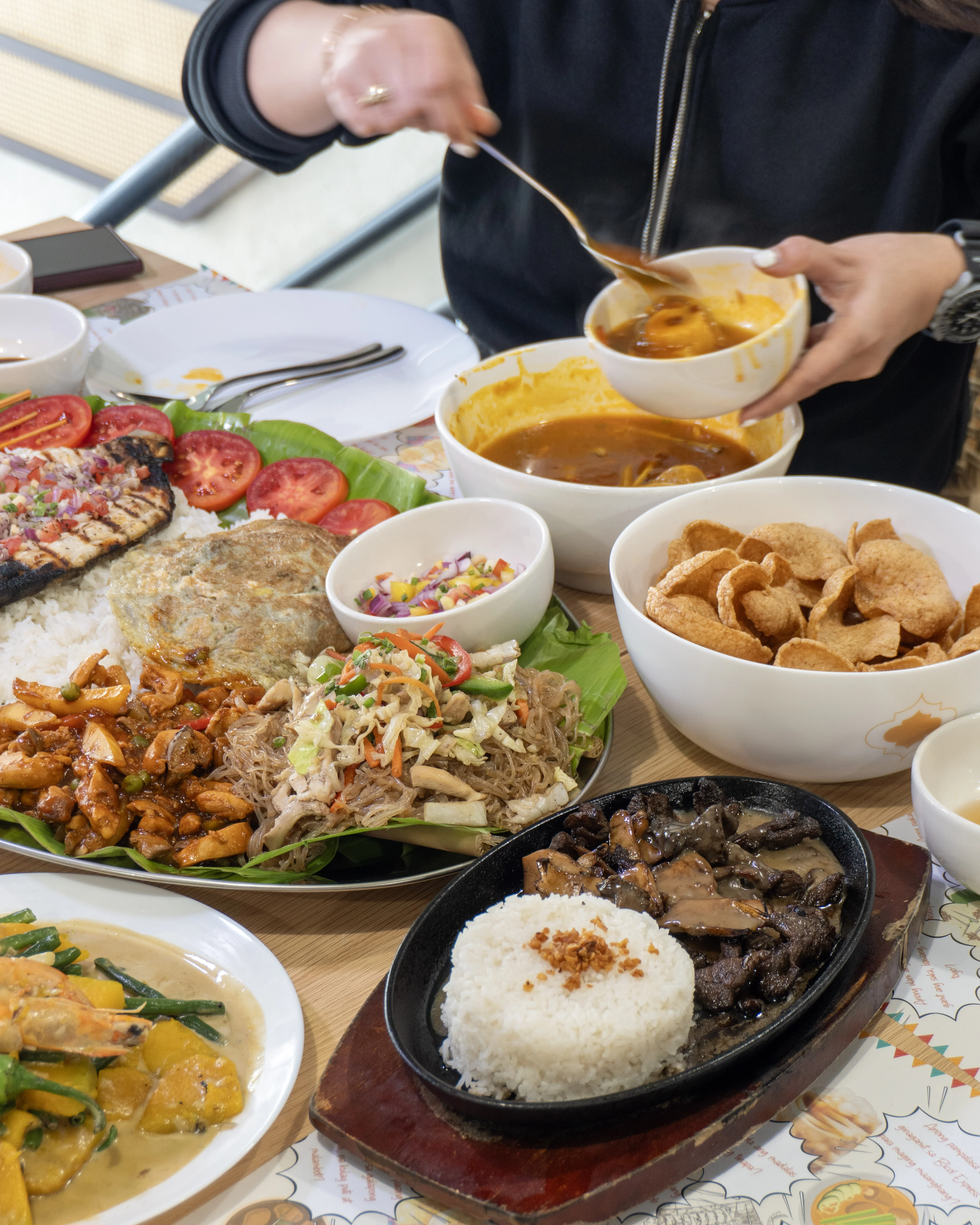 Restaurant food and lifestyle photography by Wai Yan Aung